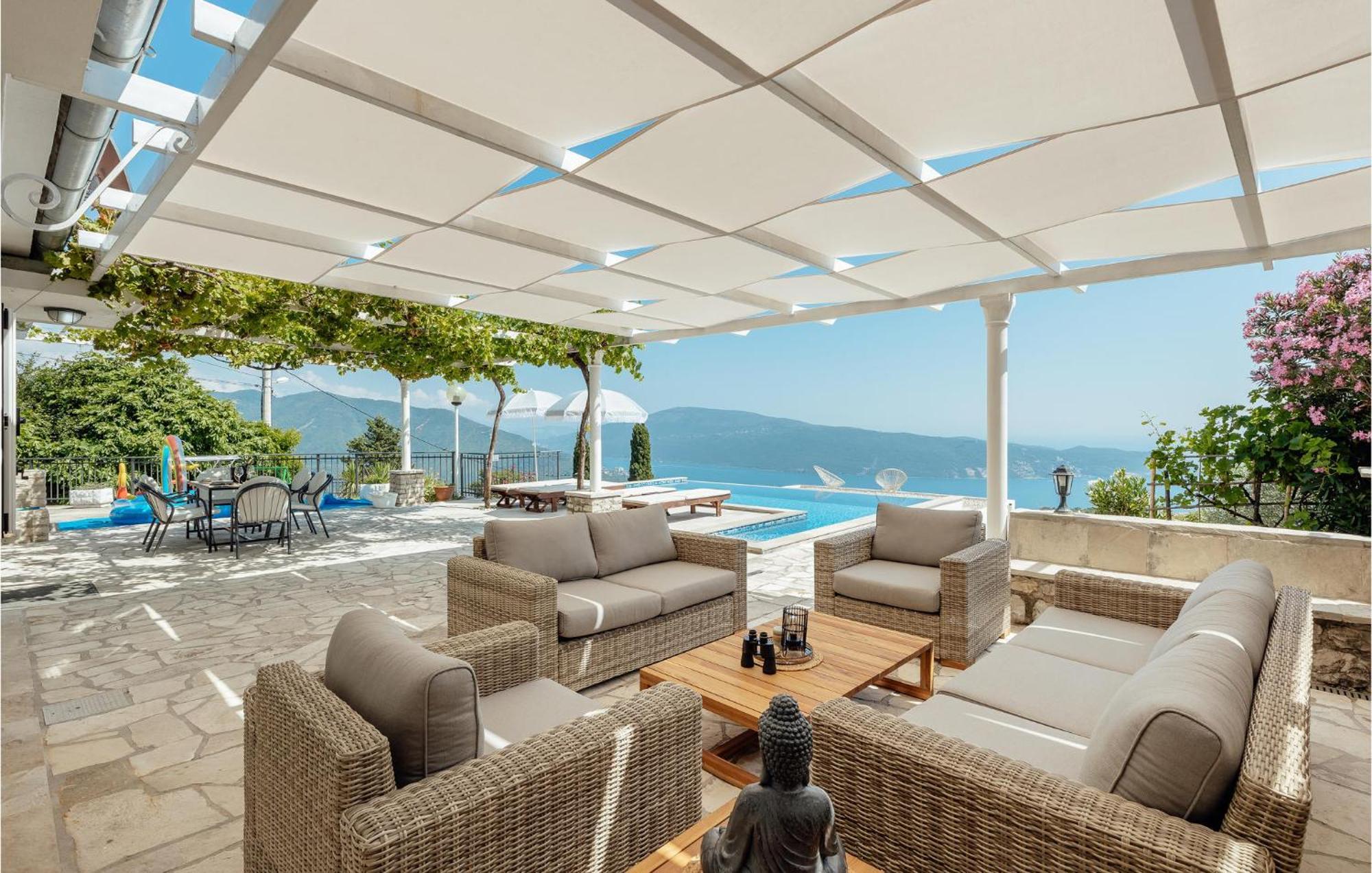 Amazing Home In Herceg Novi With House Sea View Exterior photo